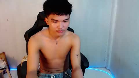 Snapshot of hotking_cummer chatting on February 22, 12:36 pm hotking_cummer online show from February 22, 12:36 pm