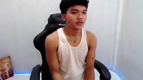 Snapshot of hotking_cummer chatting on March 2, 10:33 am hotking_cummer online show from March 2, 10:33 am