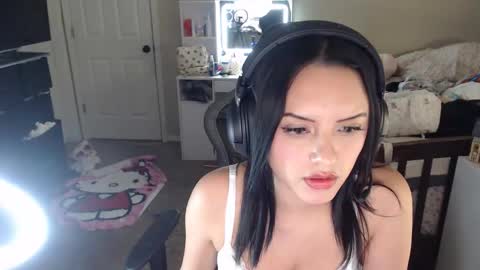 hotkittygirl online show from February 18, 4:19 am