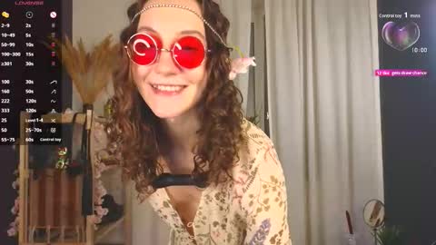 Snapshot of hotlaracroft chatting on December 1, 6:35 pm Allison online show from December 1, 6:35 pm