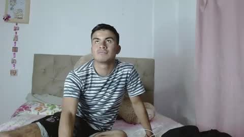 Snapshot of hotlatinduo74512 chatting on June 19, 12:37 am SG LoveCam online show from June 19, 12:37 am