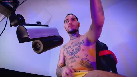 HoTLatinoX20CM online show from March 15, 6:03 pm