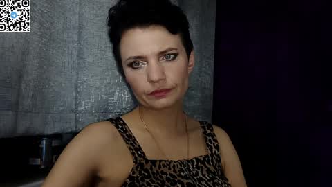 hotmamaqueen234 online show from May 7, 7:52 pm