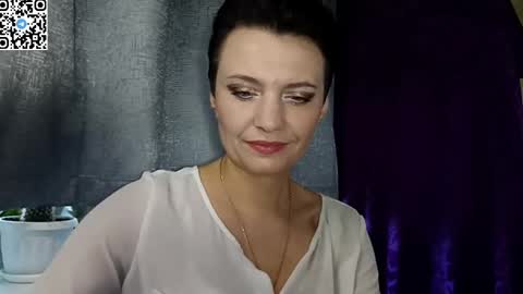 hotmamaqueen234 online show from May 11, 1:17 pm