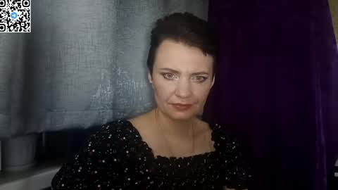 hotmamaqueen234 online show from May 16, 7:45 pm