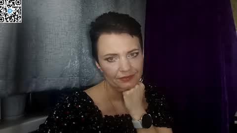 hotmamaqueen234 online show from May 16, 7:56 pm