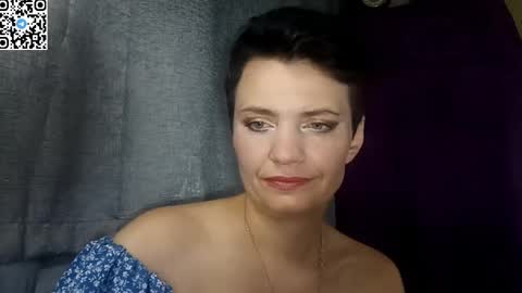 hotmamaqueen234 online show from May 21, 9:11 pm