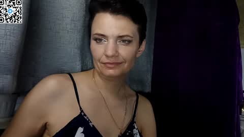 hotmamaqueen234 online show from May 22, 9:42 pm