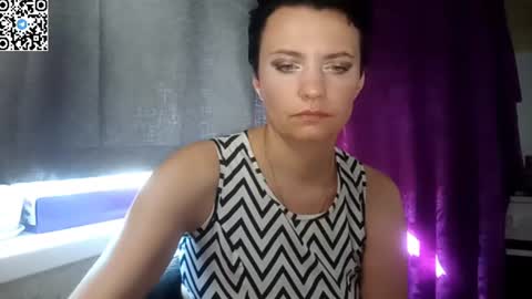 hotmamaqueen234 online show from June 8, 1:33 pm