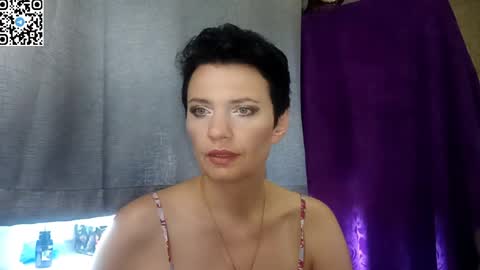hotmamaqueen234 online show from June 10, 10:36 am