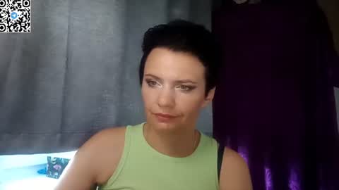 hotmamaqueen234 online show from June 12, 12:26 pm