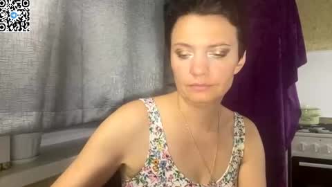 hotmamaqueen234 online show from June 13, 9:46 pm
