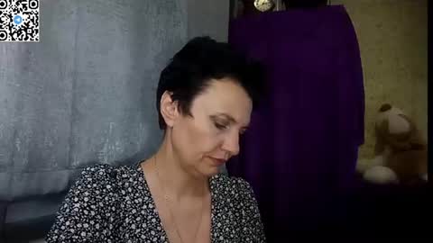 hotmamaqueen234 online show from June 19, 12:04 am