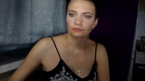 hotmamaqueen234 online show from July 23, 12:02 am