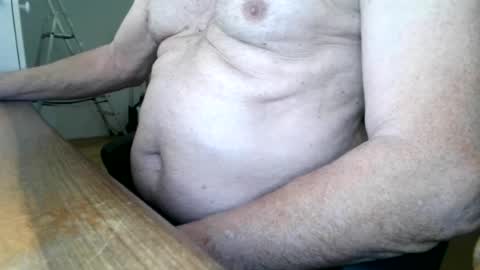 Snapshot of hotmassage50 chatting on August 1, 9:19 am hotmassage50 online show from August 1, 9:19 am