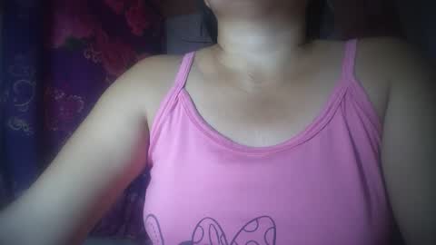 Snapshot of hotmatureladyxxx chatting on April 22, 9:11 am hotmatureladyxxx online show from April 22, 9:11 am