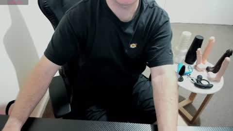 Snapshot of hotmelbguy20 chatting on June 12, 3:44 pm Cum and play X online show from June 12, 3:44 pm