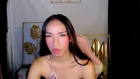 HI its me youre lovely MICHAELA  online show from April 24, 7:00 am