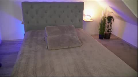 Snapshot of hotmilfbitch chatting on June 13, 8:40 pm hotmilfbitch online show from June 13, 8:40 pm