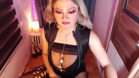 Snapshot of hotmistressmorgana chatting on May 8, 8:30 am morgana online show from May 8, 8:30 am