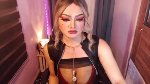 Snapshot of hotmistressmorgana chatting on June 13, 7:39 am morgana online show from June 13, 7:39 am
