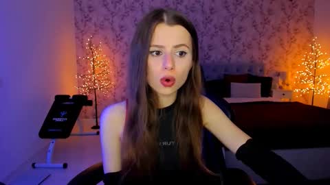 hotmolly_ online show from March 14, 8:14 pm