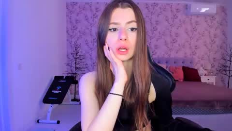 hotmolly_ online show from June 10, 9:41 am