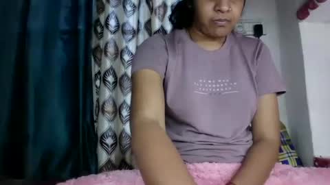Snapshot of hotnsweetindian chatting on January 13, 8:37 am lola online show from January 13, 8:37 am