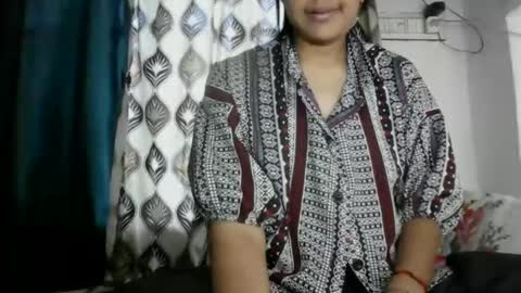 Snapshot of hotnsweetindian chatting on March 27, 5:13 am lola online show from March 27, 5:13 am