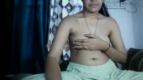 Snapshot of hotnsweetindian chatting on April 8, 5:29 am lola online show from April 8, 5:29 am