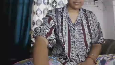 Snapshot of hotnsweetindian chatting on April 17, 9:34 am lola online show from April 17, 9:34 am