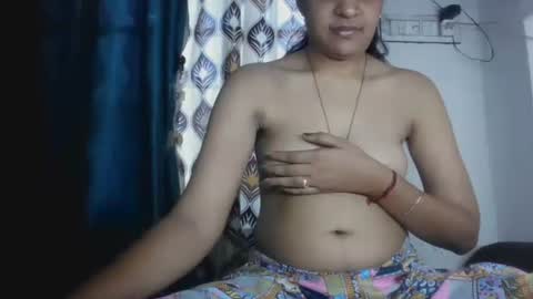 Snapshot of hotnsweetindian chatting on April 23, 7:09 am lola online show from April 23, 7:09 am