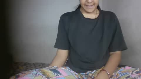 Snapshot of hotnsweetindian chatting on April 30, 4:08 am lola online show from April 30, 4:08 am
