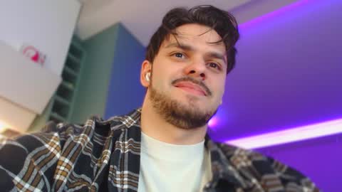 Snapshot of hotpolishsausage chatting on December 15, 2:19 am Jason online show from December 15, 2:19 am