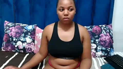 Snapshot of hotsmalltitsx chatting on July 6, 6:32 pm hotsmalltitsx online show from July 6, 6:32 pm