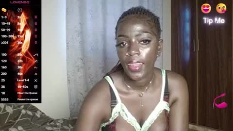 Snapshot of hott_amalia chatting on November 22, 1:43 pm Amalia online show from November 22, 1:43 pm