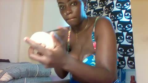 Snapshot of hott_amalia chatting on December 3, 12:58 pm Amalia online show from December 3, 12:58 pm