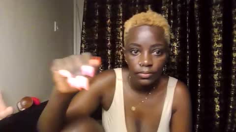 Snapshot of hott_amalia chatting on February 2, 2:43 am Amalia online show from February 2, 2:43 am