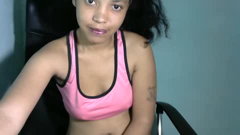 Snapshot of hott_beauty chatting on July 13, 4:37 am MULAN online show from July 13, 4:37 am