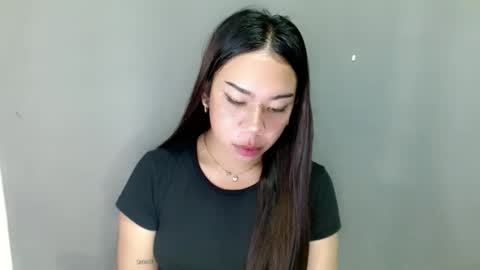 jelaigrande  online show from December 5, 8:01 am