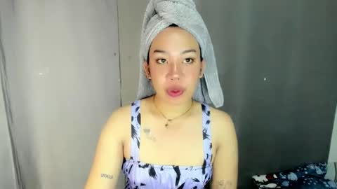 jelaigrande  online show from April 27, 12:25 pm
