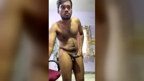 hottamilguy01 online show from February 19, 4:52 am