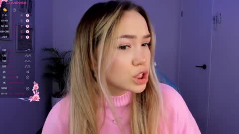 Snapshot of hottease_pvt chatting on December 10, 7:47 am hello Im Eva online show from December 10, 7:47 am