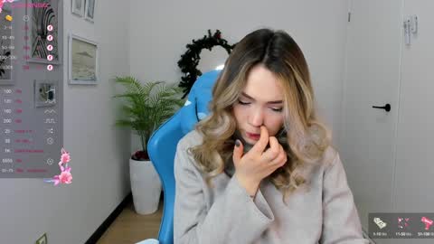 Snapshot of hottease_pvt chatting on December 13, 8:51 am hello Im Eva online show from December 13, 8:51 am