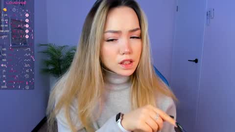 Snapshot of hottease_pvt chatting on January 7, 8:13 am hello Im Eva online show from January 7, 8:13 am