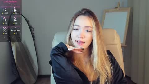 Snapshot of hottease_pvt chatting on January 17, 8:24 am hello Im Eva online show from January 17, 8:24 am