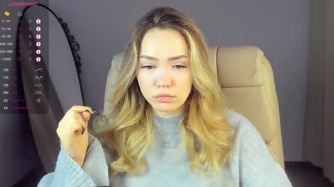 Snapshot of hottease_pvt chatting on January 18, 8:20 am hello Im Eva online show from January 18, 8:20 am