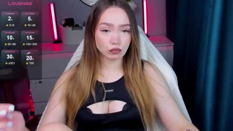 Snapshot of hottease_pvt chatting on October 3, 12:13 pm hello Im Eva online show from October 3, 12:13 pm