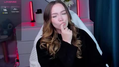 Snapshot of hottease_pvt chatting on October 8, 7:28 am hello Im Eva online show from October 8, 7:28 am