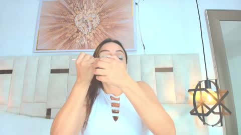 Snapshot of hottest_mature__ chatting on October 19, 12:44 am Natalie  online show from October 19, 12:44 am